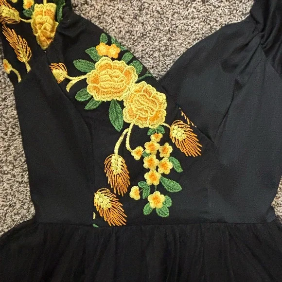 Southern Fatale Prom Dress - Picture 3 of 4